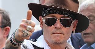 He has been nominated for ten golden globe awards. Johnny Depp Datet Jetzt Eine Russische Tanzerin