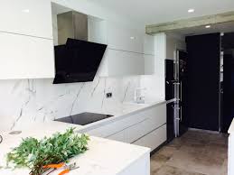 La isla de la cocina también tiene la encimera de granito. Cambiar La Encimera Trucos De Decoracion Tumuebledecocina Com