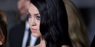 Take selena gomez, for example.she shares a last name with spanish pop singer becky g, but they aren't family members.what about ross lynch?he's got the same surname as harry potter star evanna lynch — but no, they're not siblings either. Celebrities With Last Name Ross Famousfix Com List