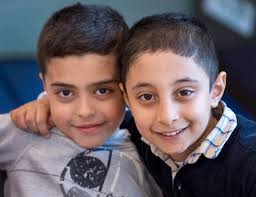 Syrian refugees learning French before going to school