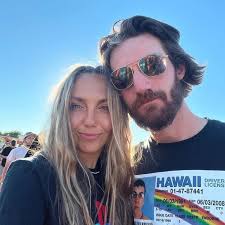 Max Benoit (@mbenwah) • Threads, Say more