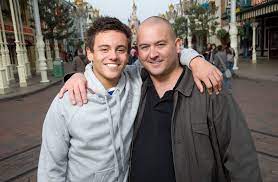 Thomas robert daley is a british diver, television personality and youtube vlogger. Tom Daley Reveals How The Death Of His Father Five Years Ago Has Changed Him As A Person