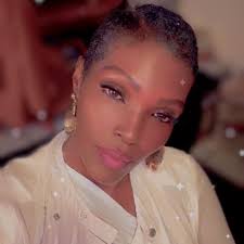 Last year #ClaressaShields was selling homes with her fiance. This year  she's got #Papoose shorts