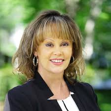 Beth Walser's Instagram, Twitter & Facebook