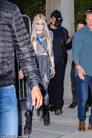 It was grimes' saturday night live debut — in a tweet last week, she speculated as to why that is: 0af0f8kocbbl5m