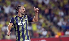 'vicdansız vedo' ve i̇talyanca tercümesi olan 'vedo senza scrupoli' ibaresinin yer aldığı ekran görüntüsünü; Vedat Muriqi Nin Esi Edibe Muriqi Den Fenerbahcelileri Heycanlandiran Paylasim Tk Haber
