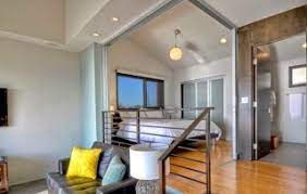Berikut cara menata interior ruang tamu agar terlihat rapi dan nyaman yang nantinya membuat ruang tamu anda makin cantik dan nyaman untuk ditempati. Penataan Interior Untuk Kamar Tidur Kamu Yang Berukuran Kecil Furnizing