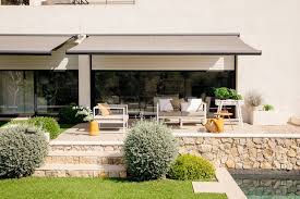 Pin wood store exterieur fenetre castorama sont spécialement spectaculaire ceci est pratiquement mon favori style et design de propriete decor motif qu'ils fournissent a fantastique et rustique aperçu en direction de votre propriete et individus peuvent en plus être utilisé pour poignée de autres pratiques. Store Exterieur Sur Mesure Fenetre Baie Vitree Storistes De France