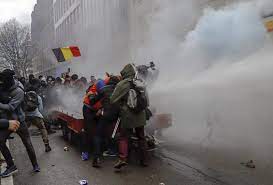 Masovni prosvjedi u Bruxellesu, napadnuta zgrada EU institucije - VIDEO -  Tribun