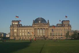 Its seat is the reichstag building in berlin. Deutscher Bundestag Berlin Besichtigung Vortrag Fuhrung Und Gesprach Fur Gruppen Gruppenreisen Und Klassenfahrten Nach Berlin