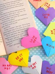Disini saya mau membagi tutorial membuat bookmark atau pembatas buku dari kertas origami. 10 Penanda Buku Ideas Kraf Kraf Kertas Kraf Diy