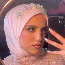 zeinab bazzi (@zbazzi)