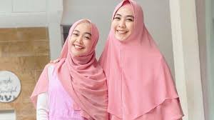 Namun, karena perjalanan yang jauh, selebgram sekaligus youtuber itu tidak akan sempat mengantarkan ayahnya. Pw9fofe8ojayxm