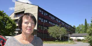 Vi gikk i tog bort til brumunddal bo og aktivitetssenter og sang for de eldre der. Nyheter Brumunddal Det Er Tragisk At Ei 90 Ar Gammel Dame Skal Do Under Slike Forhold