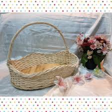 Anda bisa membuat anyaman pipih yang kuat dari benang sebagai perhiasan atau kreasi lainnya. Jual K32m Keranjang Rotan Anyaman Bambu Keranjang Buah Parcel Oval 32x28x8 Di Lapak Sakura Bdg Bukalapak