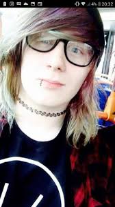 Once upon a time you were all Emo kids 😂👍 Show us your look back then 😂