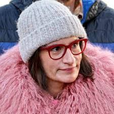 Diane Poulsen's Instagram, Twitter & Facebook