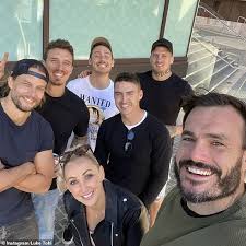 Down south it's a little bit cooler, you've got all the wineries. Locky Gilbert Vereint Mit Uberlebenden Co Stars In Perth Wahrend Der Bachelor Bleibt Eine Lucke Aktuelle Boulevard Nachrichten Und Fotogalerien Zu Stars Sternchen