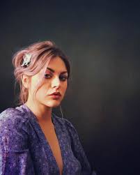 Kurt cobain daughter, frances bean cobain is an american visual artist and model, and the only child of nirvana frontman kurt cobain and hole frontwoman. Pin By Melody Cruze On Beautimus Frances Bean Cobain Grunge Hair Beauty