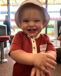 Logan Ward (@balloonbabeslo) • Instagram photos and videos