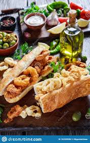 Pizzeria uno began in 1943 when ike sewell invented the original chicago deep dish pizza. Bocadillos De Calamares Auf Holzbrett Stockfoto Bild Von Gebraten Madrid 163329984