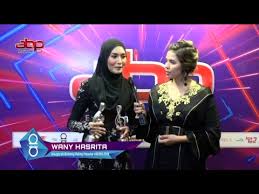 Tahniah kepada zizan razak, hael husaini & dayang nurfaizah!#rocketfuelent #abpbh32subscribe to rocketfuel network youtube channel here. Live The 31st Anugerah Bintang Popular Bh At The Putrajaya International Convention Centre Youtube