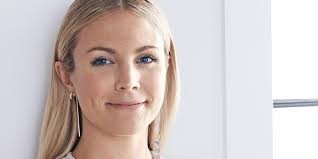 7 Ways Yoga Teacher Rachel Brathen Gets Up And Out