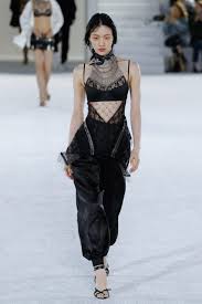 Alexander wang news, collections, fashion shows, fashion week reviews, and more. The Best Looks From Alexander Wang S Spring 2019 Ready To Wear Collection Fashion Magazine