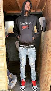 According to the country club hills pd. Rapper Lil Reese Is Critically Injured After He S Shot In The Neck Outside Of Chicago Express Digest