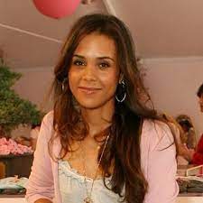 59 kg or 130 lbs. Kidada Jones Net Worth 2020 Salary Age Height Weight Bio Family Career Wiki