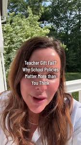Políticas escolares sobre regalos para maestros