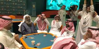 >ابحث عن قلبك في كل مكان وآوان، فإن لم تجده عند ذكر الله، وطاعته، يأنس بعبادته، ويوجل عند سماع آياته، فعجل واجعل لنفسك جائزة إذا عثرت عليه، وسارع بصقل الران عنه حتى. Ø§Ù„Ø¯Ø§Ø¹ÙŠØ© Ø§Ù„Ø³Ø¹ÙˆØ¯ÙŠ Ø¹Ø§Ø¯Ù„ Ø§Ù„ÙƒÙ„Ø¨Ø§Ù†ÙŠ ÙŠØ±Ø¯ Ø¹Ù„Ù‰ Ù…Ù†ØªÙ‚Ø¯ÙŠÙ‡ Ù„Ø­Ø¶ÙˆØ± Ø¨Ø·ÙˆÙ„Ø© Ø§Ù„Ø¨Ù„ÙˆØª Ø¥Ø±Ù… Ù†ÙŠÙˆØ²