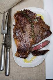A circa 62°c per una bistecca a cottura media. Ricetta Costata Di Manzo Alla Fiorentina Cucchiaio D Argento