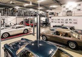 1976 ferrari 308 gtb vetroresina. Curbs Club Cologne Eroffnet Oldtimer Garage In Koln Kolner News Journal