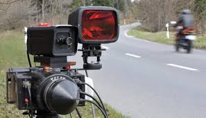C'est d'ailleurs pour cela que les forces del'ordre procèdent généralement à une interpellation lorsqu'ils constatent unexcès de vitesse à l'aide de leur radar jumelle. Exces De Vitesse Ce Que Vous Risquez En Suisse Actu Moto