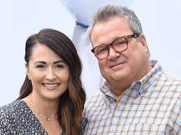 Schweitzer is a pediatric nurse. Ahyuinwsyaowkm
