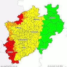 In der nacht zum freitag sorgt die aus nordwest kommende kaltfront nicht nur für schauerartigen regen, sondern auch für sturmböen, wie der strömungsfilm zeigt. Unwetterzentrale On Twitter Achtung Nrw Vor Allem Von Der Eifel Bis Niederrheinischen Tiefland Sind Aktuell Kraftige Gewitter Unterwegs Starkregen Hagel Und Sturmboen Sind Hier Moglich Infos Https T Co Ugzbmanodr Https T Co Wgyevv1hxd