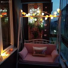 Bu Kucuk Balkon Zevk Olunca Metrekarenin Onemi Olmadiginin Kaniti Ev Gezmesi Balkon Dekor Dekorasyon Fikirleri