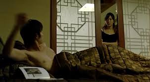 When a mysterious drifter breaks into a mansion, he discovers a lonely, beautiful woman trapped in an abusive marriage. 3 Iron ë¹ˆì§' 2004