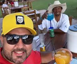 Foragido da justiça, o paulista marcos antônio pereira gomes, conhecido como zé trovão, vem ganhando notoriedade ao convocar os . Inspirado Em Novela Ze Trovao Renasce E Vira Celebridade No Interior Comportamento Campo Grande News