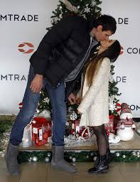 Boban marjanovic is a serbian basketball player. Ap On Twitter Via Nba Reddit Here S A Great Picture Of Boban Marjanovic Kissing His Lady While Wearing Uggs Https T Co Uwetsfjn3v Twitter