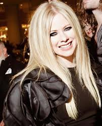 Before billie eillish, avril was the rebel icon of the 2000s. Pin On Avril Lavigne