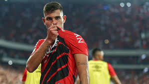 With an objectives sandro tonali, bruno guimarães player pick squad. Bruno Guimaraes Taille Age Poste Tout Savoir Sur La Future Star Bresilienne De L Ol 90min