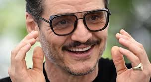 What glasses does Pedro Pascal wear?