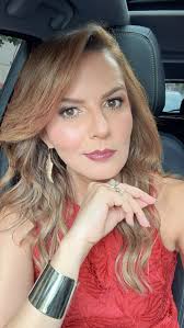 QUANDO FICAR CONFORTÁVEL FICA CARO DEMAIS!, Sair da bolha dói., Mas  permanecer nela custa muito mais., A bolha é confortável porque te protege  do desconforto, das críticas e das decisões que você sabe ...