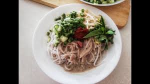 Laksa jenis asam laksa biasanya membuat saya lebih tertarik untuk mencoba, walau jenis laksa ayam dengan kuah santan pernah saya posting sebelumnya, link resepnya bisa diklik disini. Laksa Kuah Lemak Atau Kuah Putih Youtube