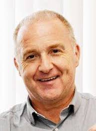 Community backs Dr Gordon Carter