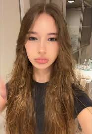 Girl Touches Her Ear with The Curling Iron and Then Smooth Criminal Comes 