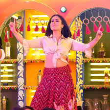 Deepaishworld Hq Pics Of Kareena Kapoor Khan From Laal Ghaghara Indian Designer Outfits Lehnga Designs Designer Dresses Indian