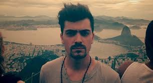 Dans une vidéo mise en ligne hier, louane a brisé le silence. Qui Est Florian Rossi Le Compagnon De Louane Et Pere De Leur Enfant